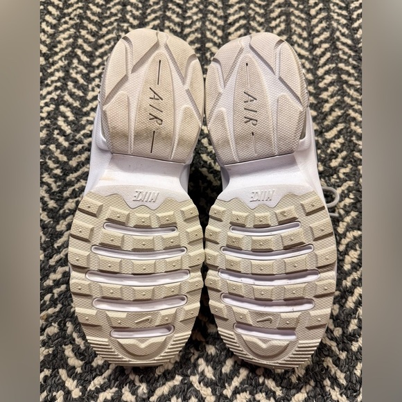 NIKE Air Max Graviton Sneaker in White and Valerian Blue Size 8 - Picture 8 of 10